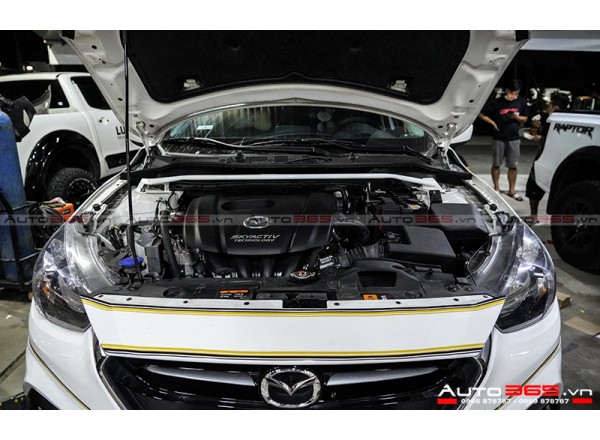 Mazda 2 lắp thanh giằng ULTRA RACING